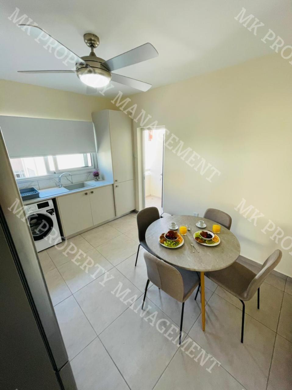 לרנקה Milos City Center Apts No.34 מראה חיצוני תמונה